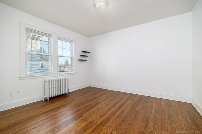 Building Photo - 58 Mayflower Ave