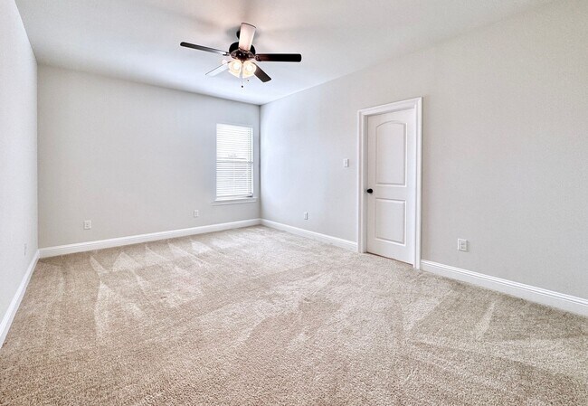Building Photo - Modern 3BR/2.5BA Home Near LSU - Double Ga...