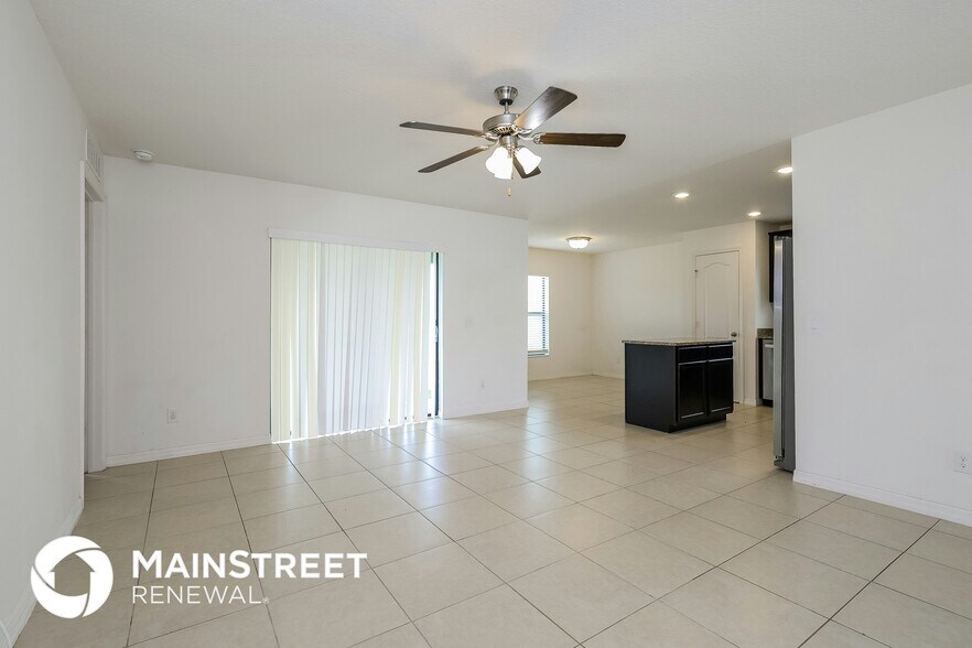 Building Photo - 1499 Swan Lake Cir