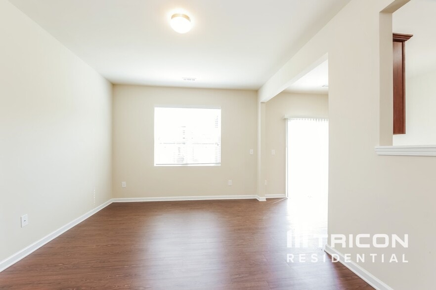 Building Photo - 2058 Aragon Lane