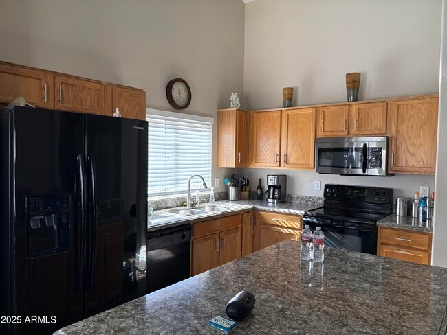 Building Photo - 17901 N 111th Dr