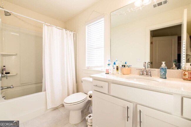 Building Photo - 46 Cannondale Dr