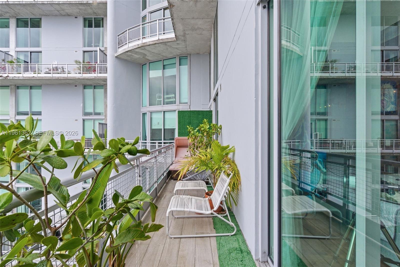 Building Photo - 690 SW 1st Ct