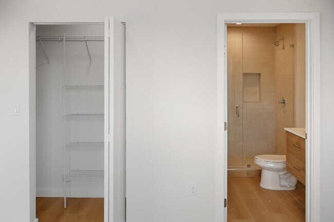 Building Photo - 1376 SW 4th St