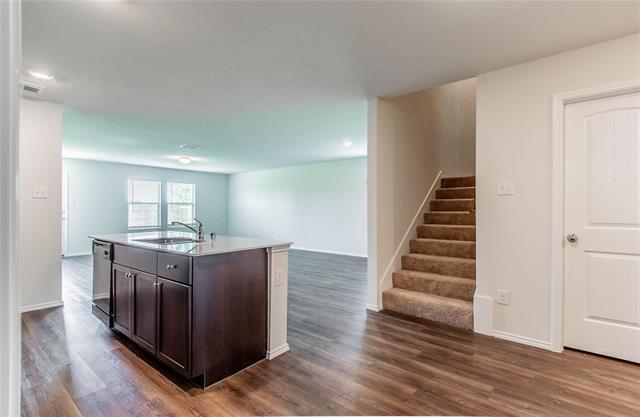 Building Photo - 305 Laurenbrooke Dr