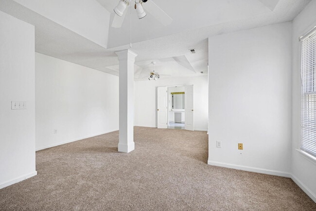 Building Photo - 707 Southshore Pkwy