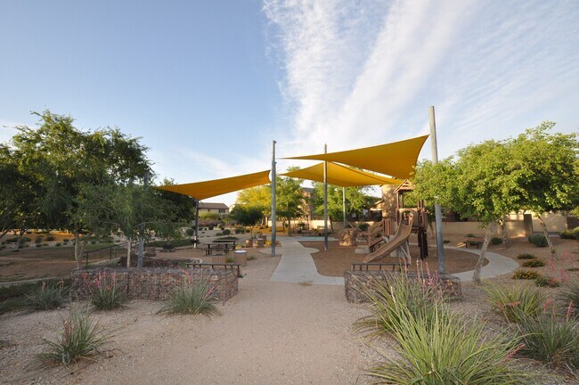Building Photo - Stunning 5bed/3bath 2771 sq/ft Gilbert Home!