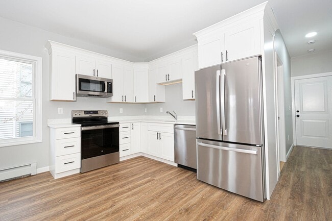 Building Photo - Remodeled 3 bedroom 1 bath 3rd floor.