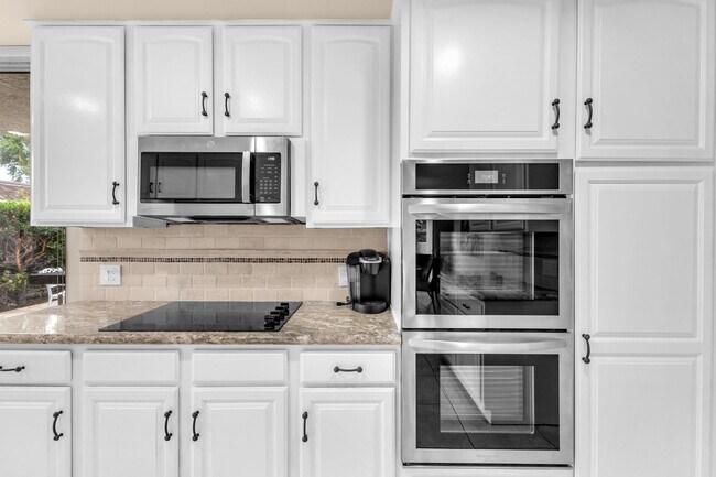 Building Photo - 31 Stanford Dr