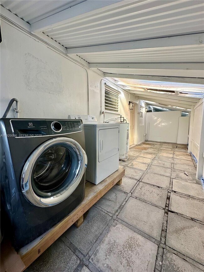 Building Photo - 1788 NE 169th St