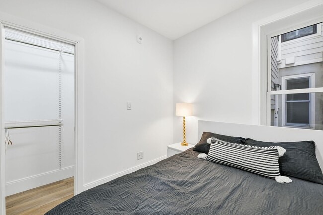 Building Photo - Brand-New Adams Morgan Boutique Living with Walk Score 99!