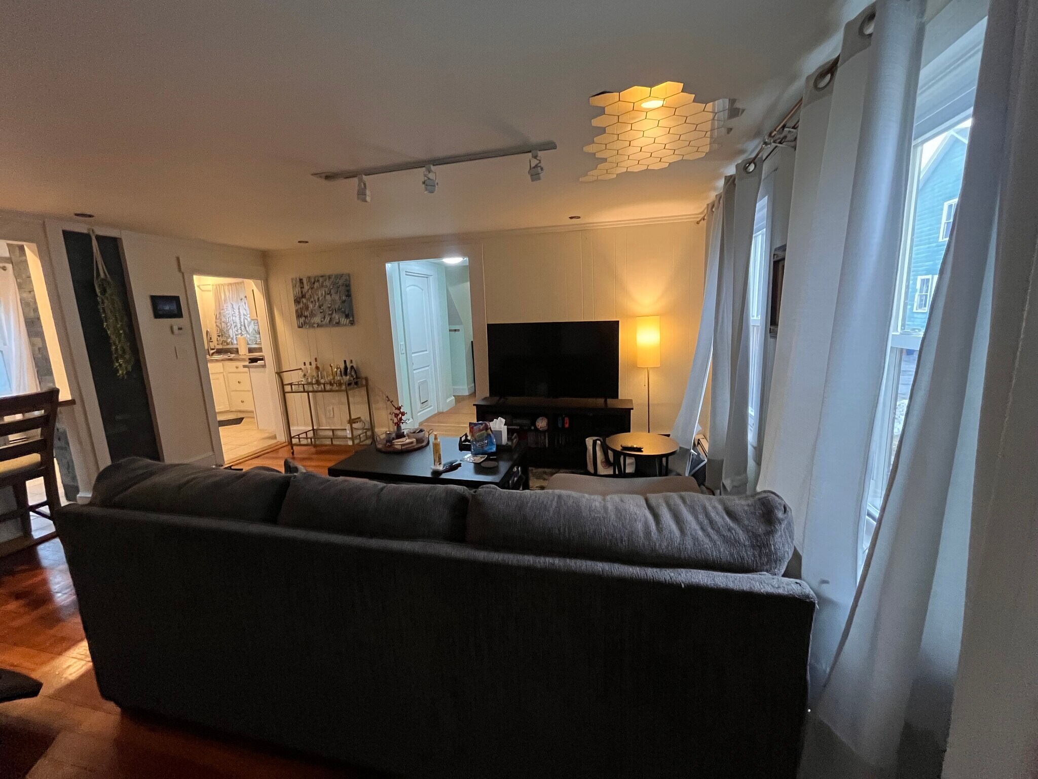 Building Photo - 66 Hill St