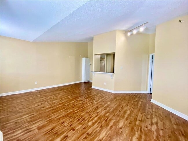 Building Photo - 11550 Southfork Ave