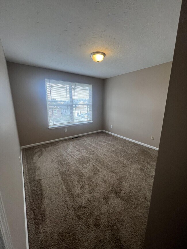 Building Photo - 107 Erica Dr