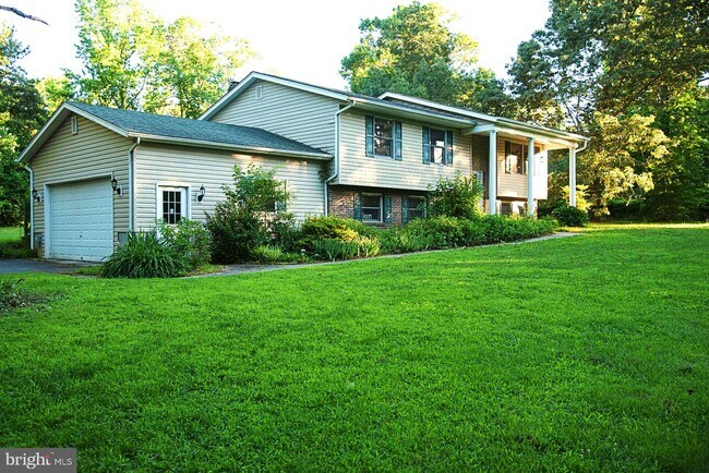 Building Photo - 43017 Fairgrounds Rd