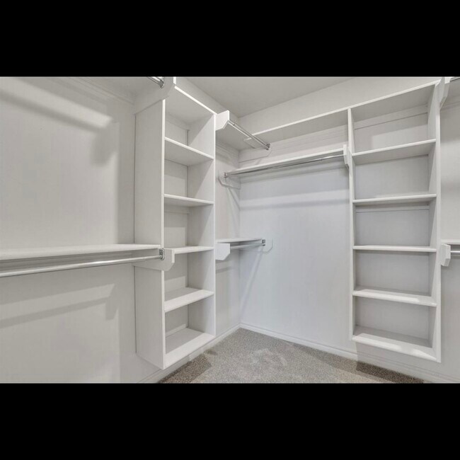 Building Photo - 2043 SW 45th St