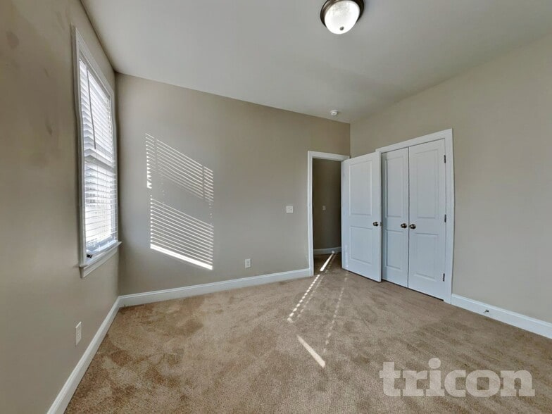 Building Photo - 140 Golden Oats Dr