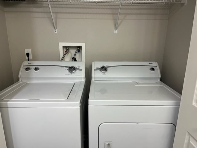 Laundry - 807 Woodside Creek Dr