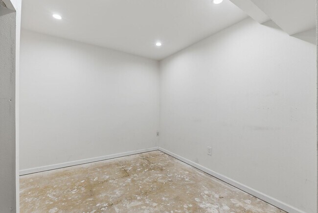 Building Photo - Exceptional Home in the Back of the Valley, Pacifica