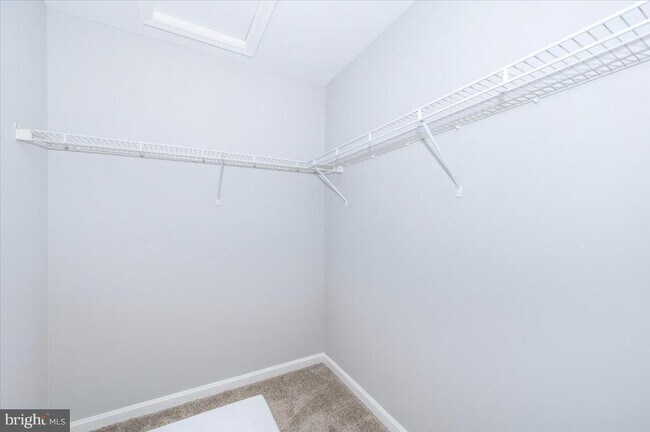 Building Photo - 161 Heathfield Dr
