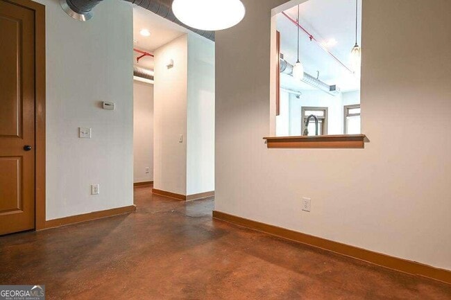 Building Photo - 250 Martha Dr