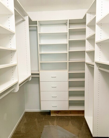 Building Photo - 12D Leva Dr
