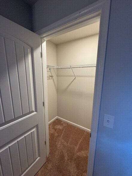 Building Photo - 440 Colony Lakes Dr