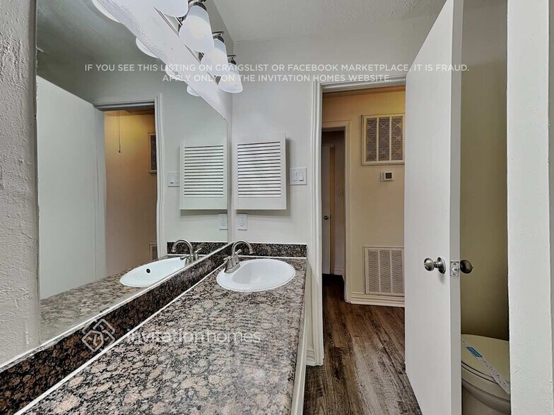 Building Photo - 9167 Golden Sunshine Dr