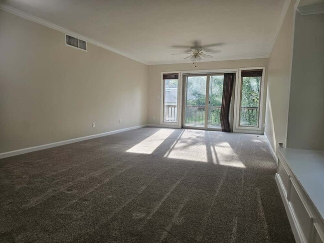 Building Photo - 54 Library Ln