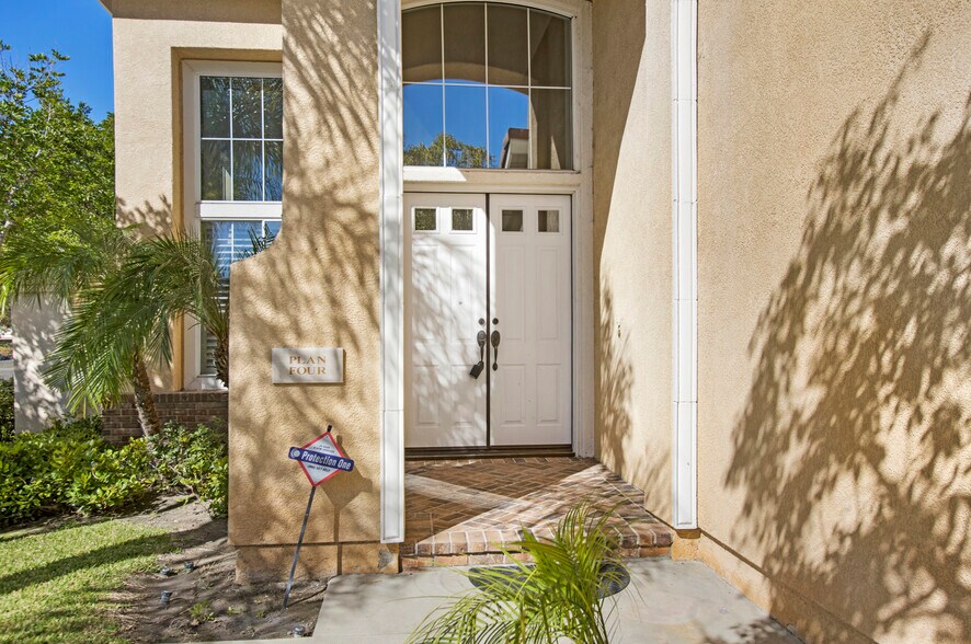 Building Photo - 11 Cipriani