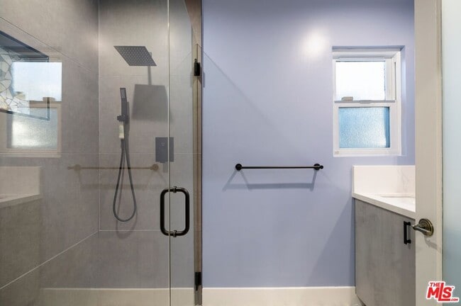 Building Photo - 2011 Stearns Dr