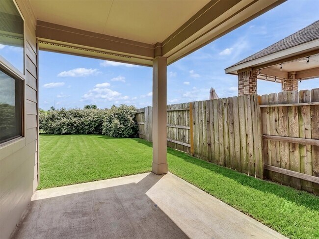 Building Photo - 2643 Dry Creek Dr