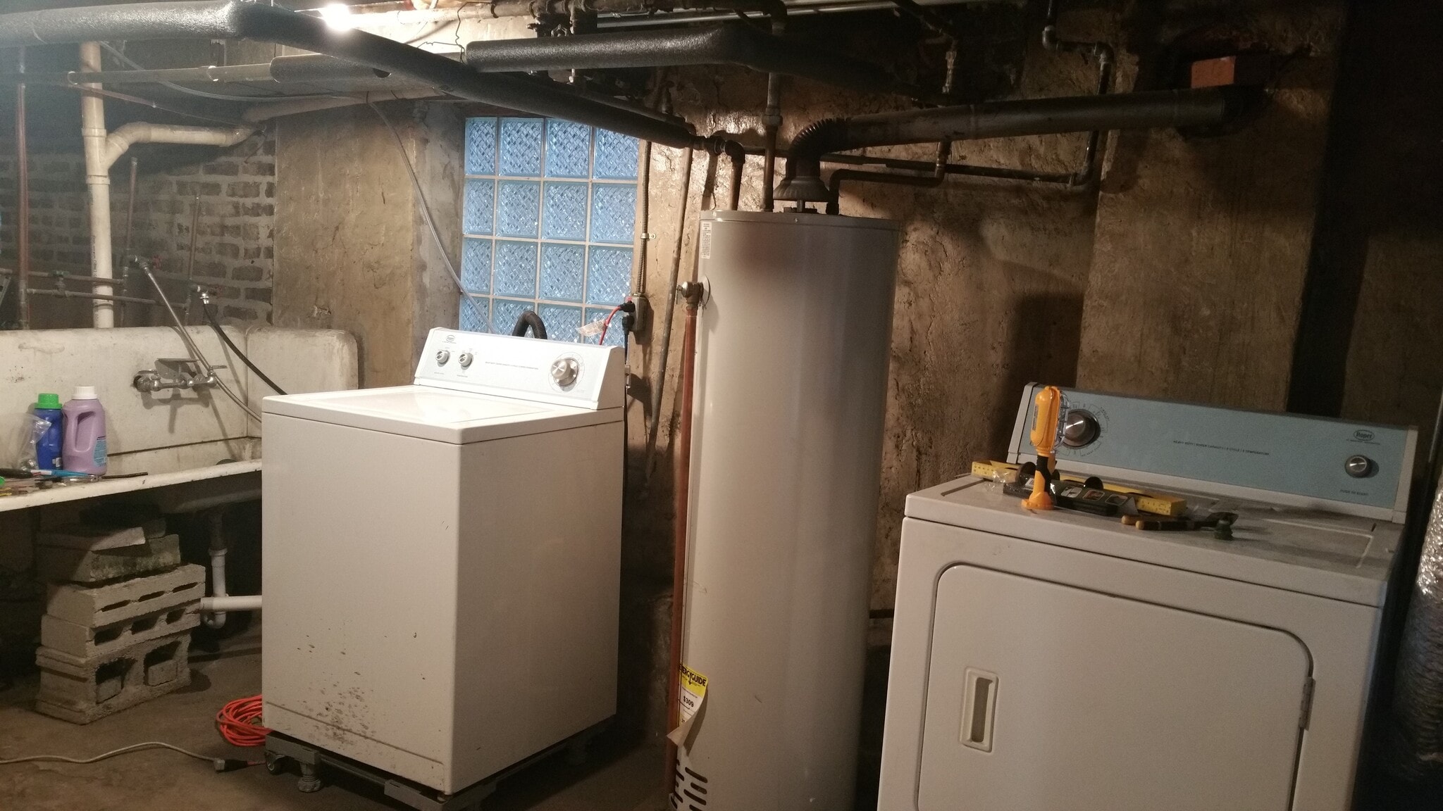 Private Laundry - 1309 W Fillmore St