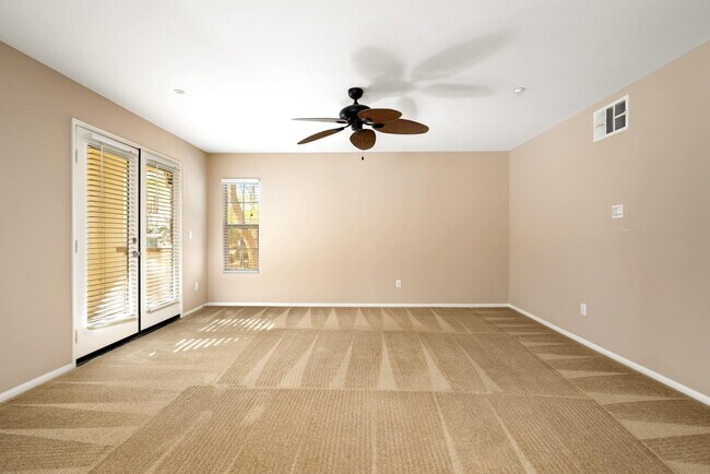 Building Photo - 262 Paseo Gregario