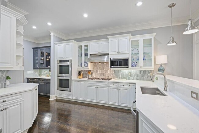 Building Photo - 3601 Habersham Rd NW