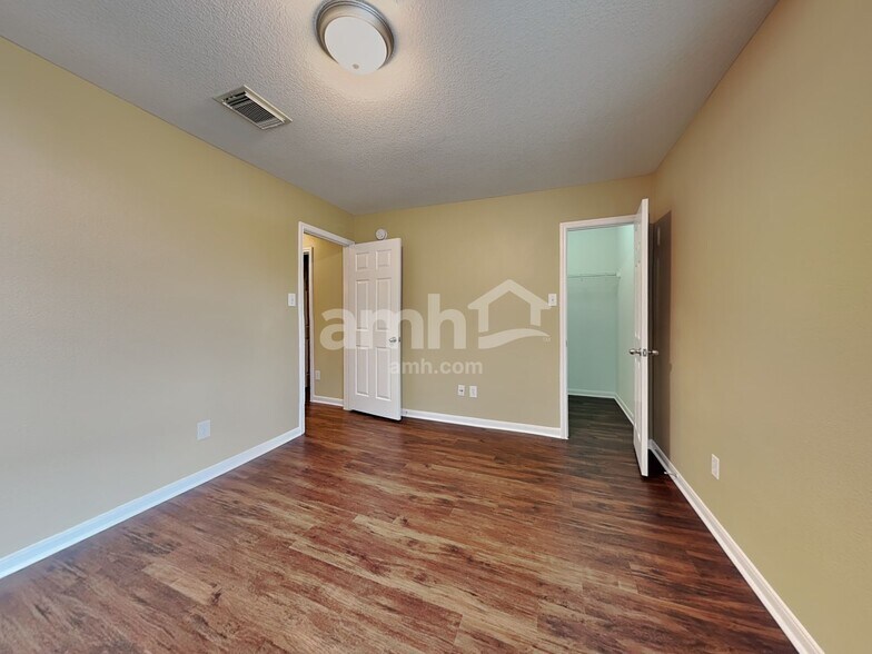 Building Photo - 22927 Lily Creek Dr