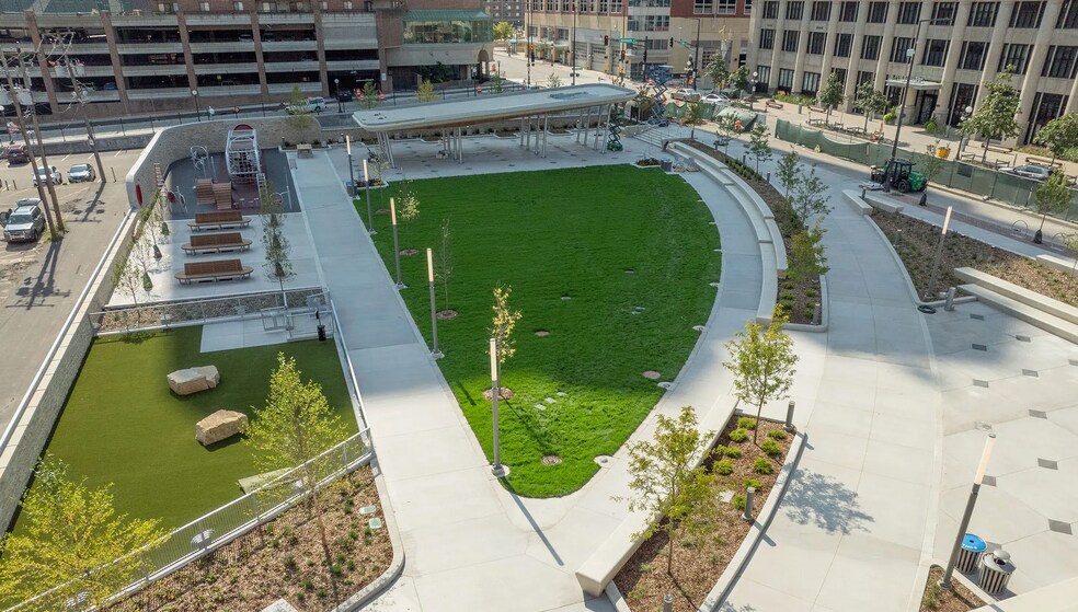 Building Photo - 500 Robert St N