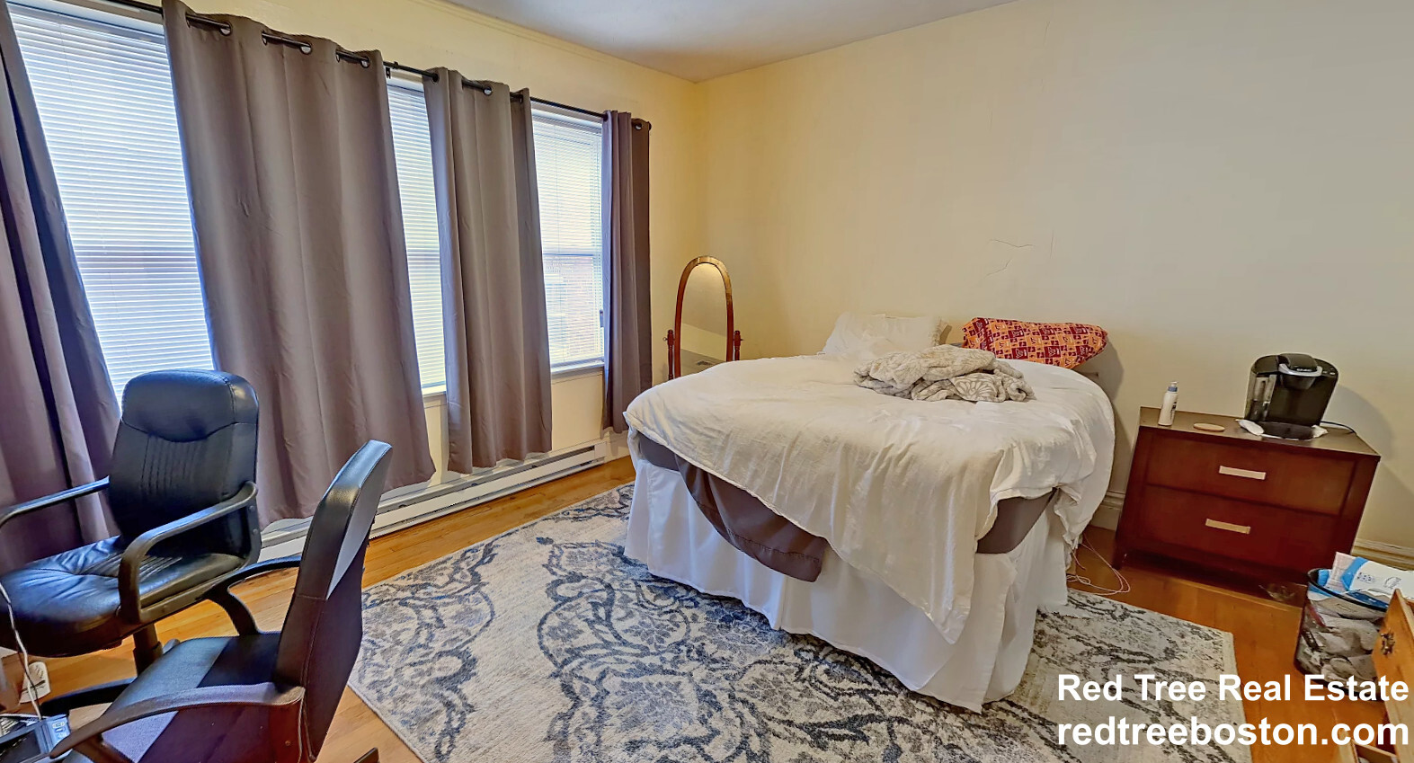 Apt 3 - 1402 Beacon St