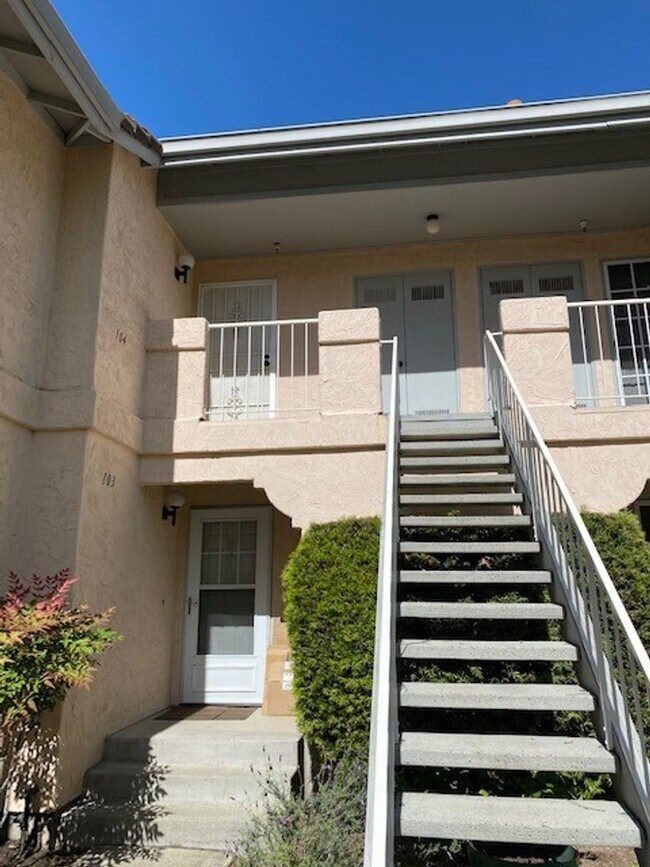 Building Photo - 4623 Nicol Common