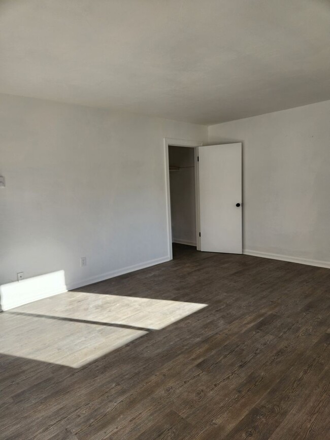 Building Photo - FOR RENT - PORTSMOUTH