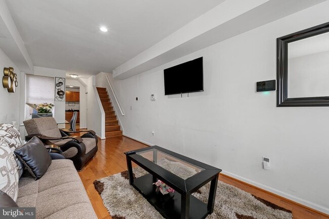 Building Photo - 831 S Montford Ave
