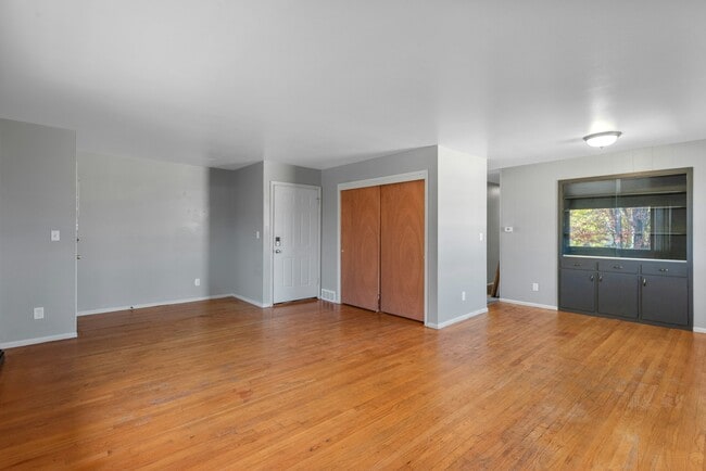 Building Photo - 6461 N 73rd St