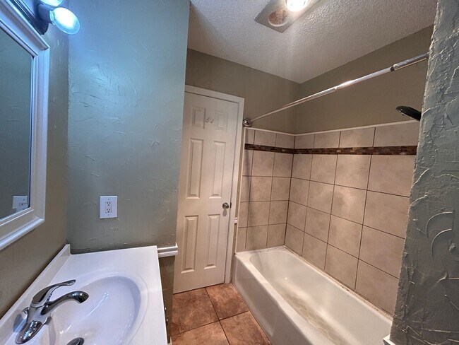 Building Photo - Sharp 3/2 in Frenship School District