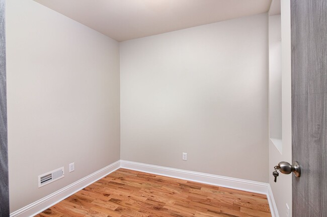 Building Photo - ???Updated Home in POINT BREEZE!  Updated ...