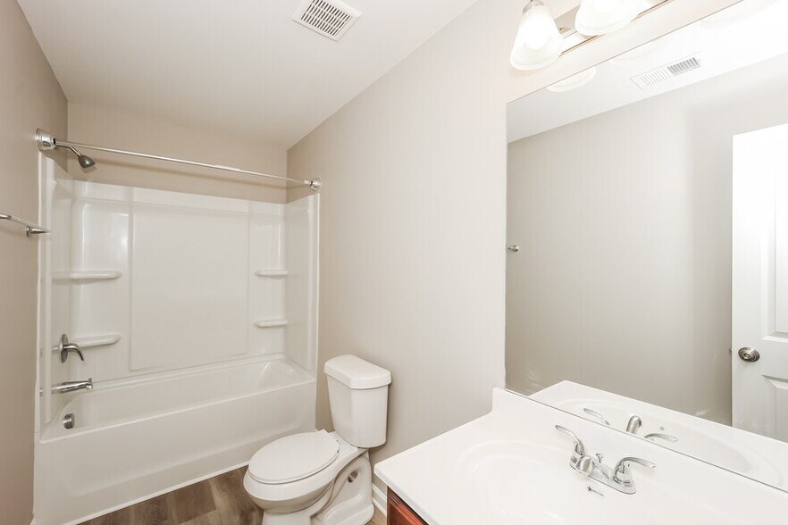 Building Photo - 318 Freeman Cir