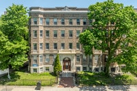 Building Photo - The Parkview