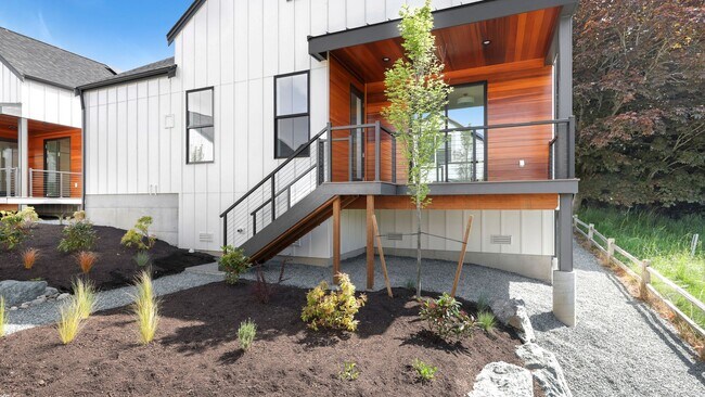 Building Photo - New Construction - 2 Bed 3 Bath - High-Eff...