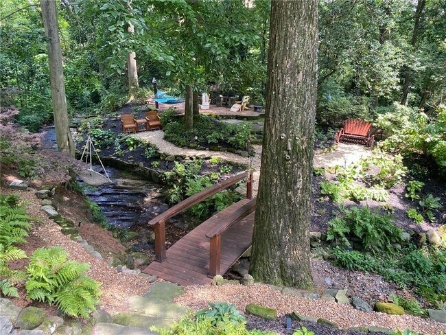 Building Photo - 1891 Ardmore Rd NW