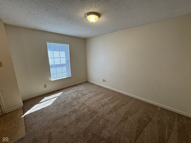 Building Photo - 2274 Bridlewood Dr