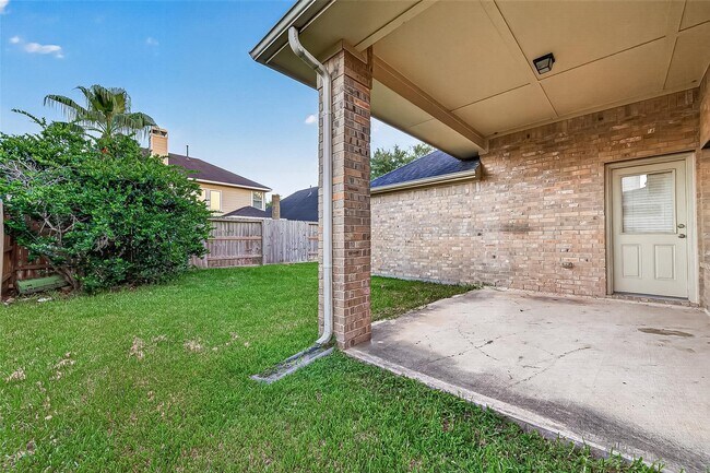 Building Photo - 28207 Chalet Park Dr